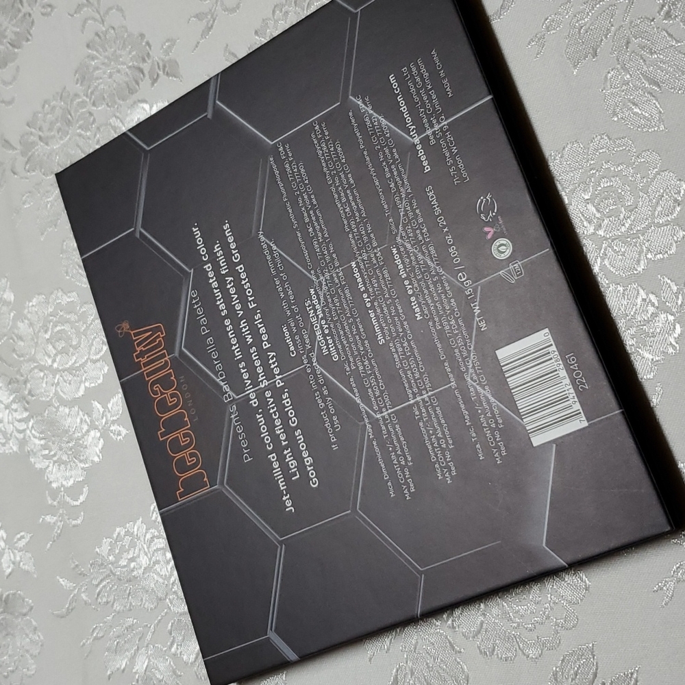 ⚜️Beebeauty London "Barbarella" Eyeshadow Palette - Picture 6 of 6